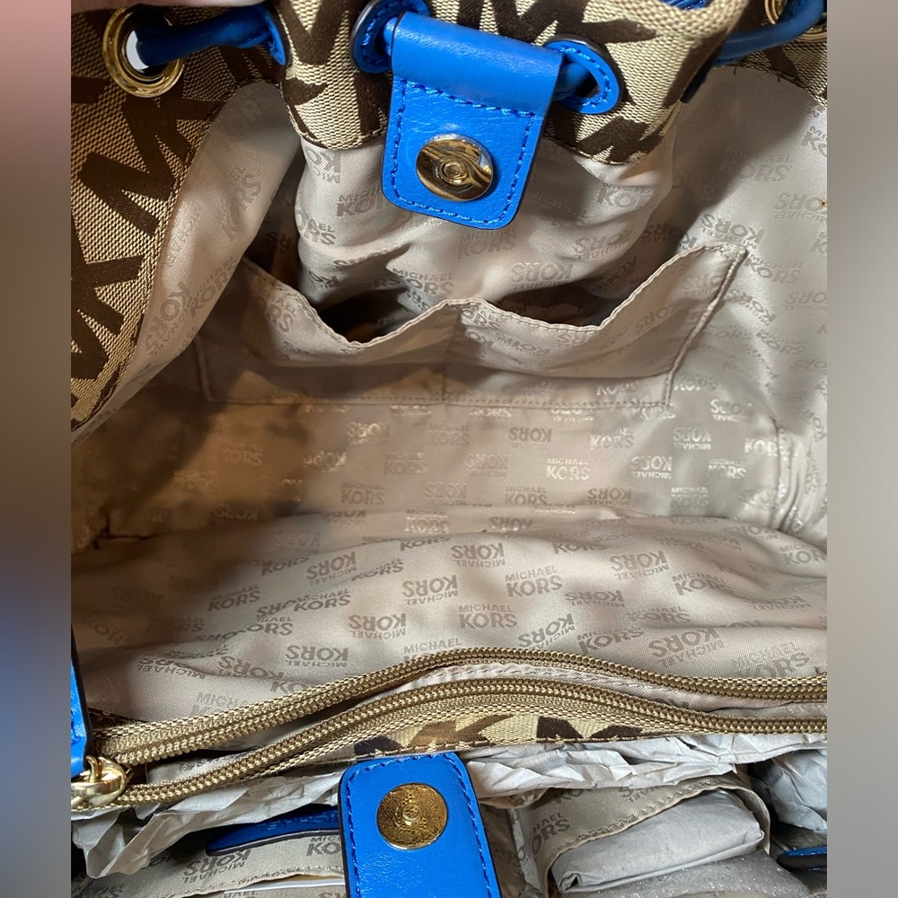 NWT Michael Kors Ludlow bag RARE Blue trim - Picture 15 of 16